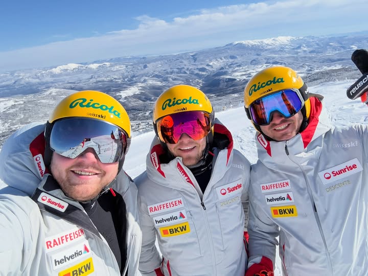 Instagram post by @nielshintermann for Ricola Global. Caption reads: Das gab es schon länger nicht mehr😅🤞. Ein....