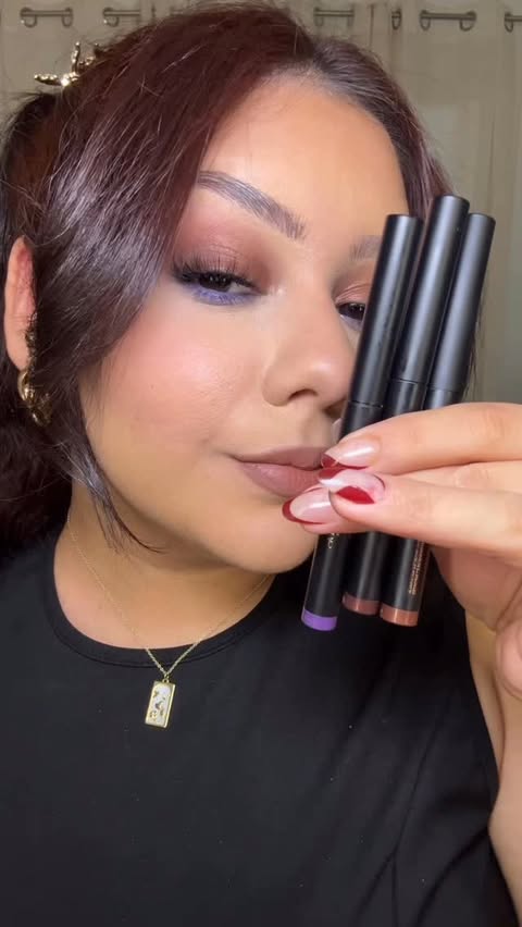 Instagram post by @jenjenmakeup for Anastasia Beverly Hills. Caption reads: [...] you tried eyeshadow sticks? ✨....