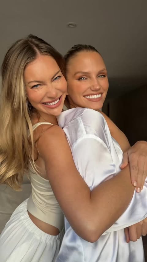 Instagram post by @klaud1ak for Jewlr. Caption reads: Want a discount ? If you’re into jewellery, stones....