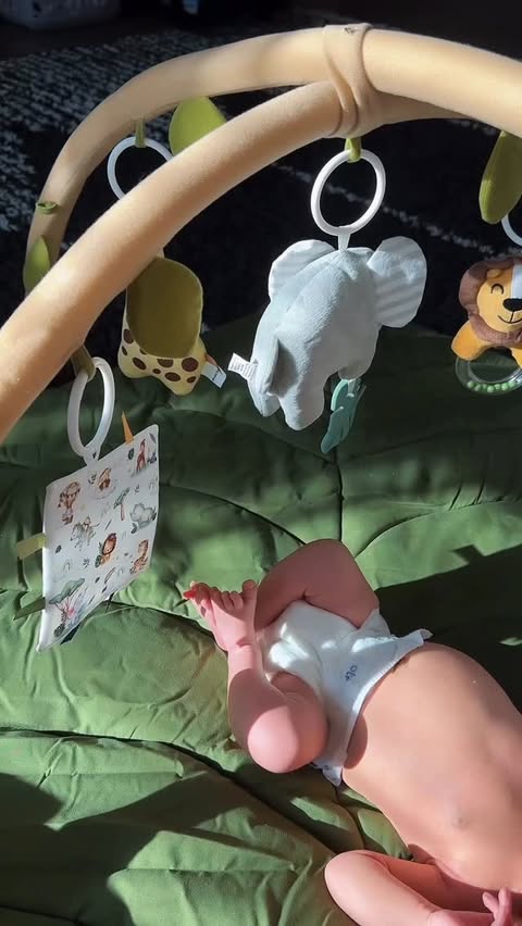 Instagram post by @makaylamclovin for Babylist. Caption reads: [...] and so lost on what to buy. 😩

@Babylist....