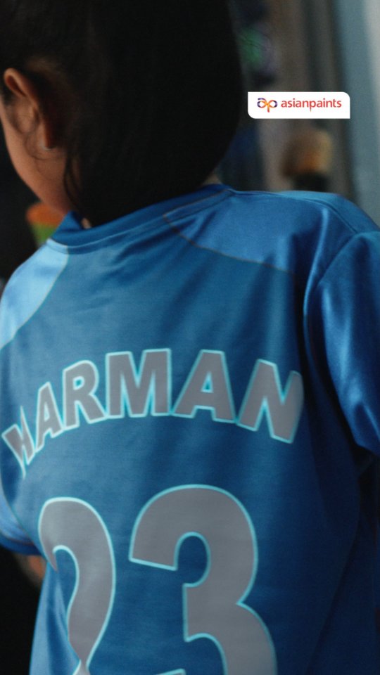 Instagram post by @_arshdeep.singh__ for Asian Paints. Caption reads: On the field I wear Mera Wala Blue, off the field....