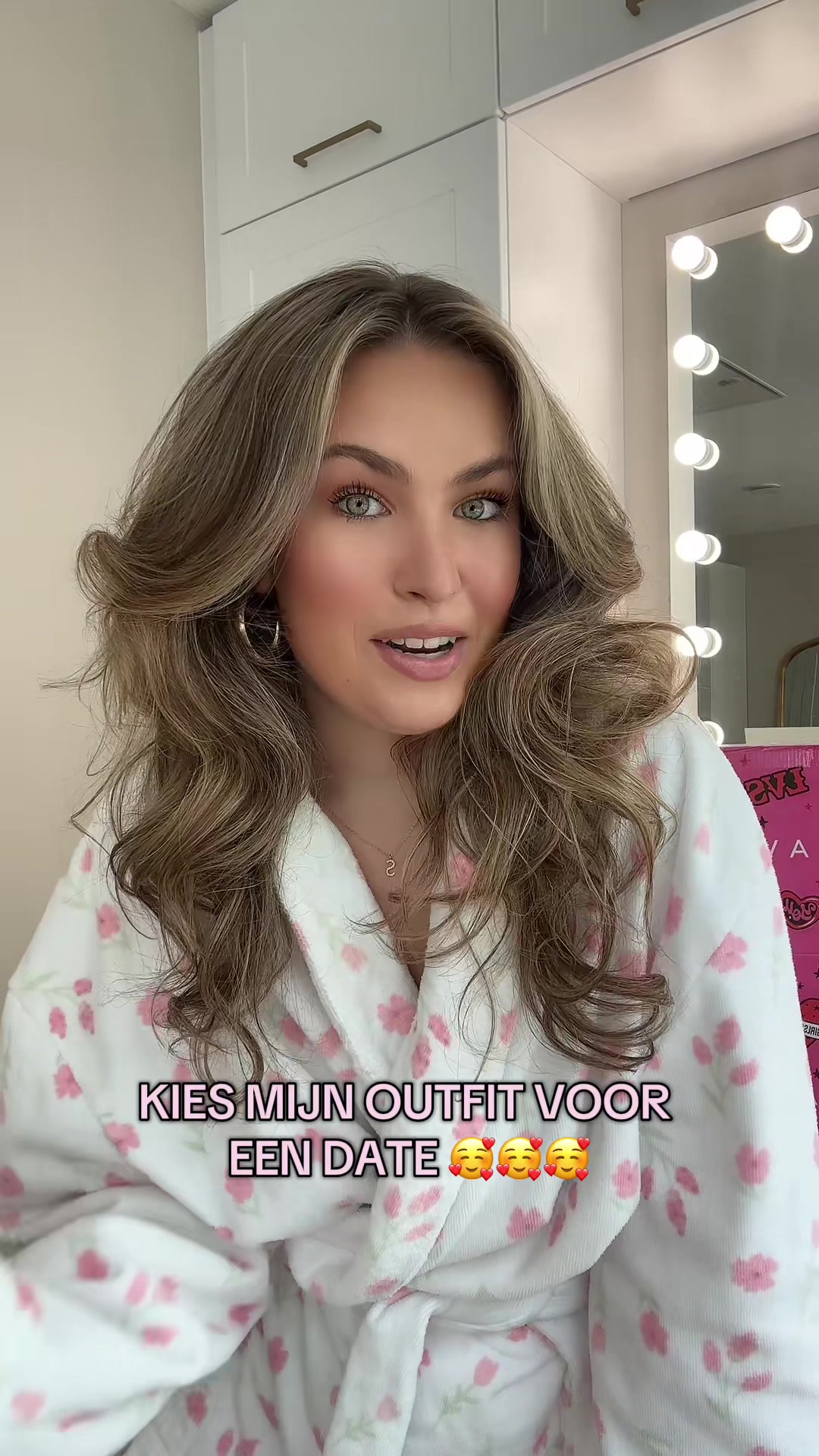 TikTok post by @joyindybosz for LOAVIES. Caption reads: Ik praat niet vaak over mijn relatie dus hier....