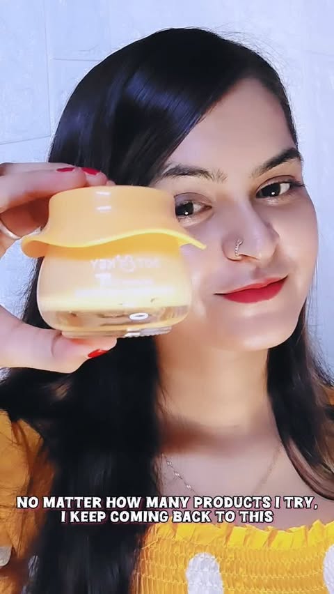 Instagram post by @shreya_sarkar_official for Dot & Key Skincare. Caption reads: Comment down for link 🖇️ @dotandkey.skincare #ad....