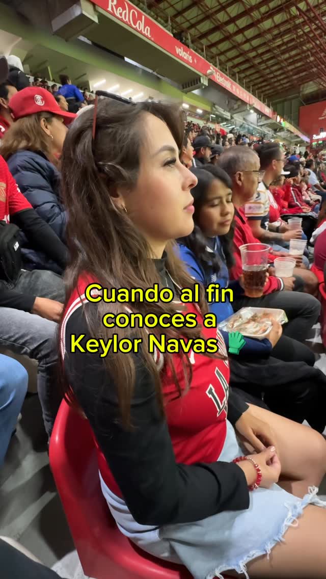Instagram post by @dulceestradac for Caliente.mx. Caption reads: Al fin conocí a Keylor Navas �
@caliente_sports....
