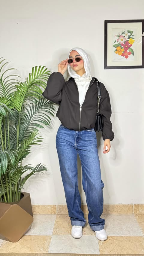 Instagram post by @salmaalbatawy for DeFacto. Caption reads: [...] by using this code (ALBATAWY)
Download....