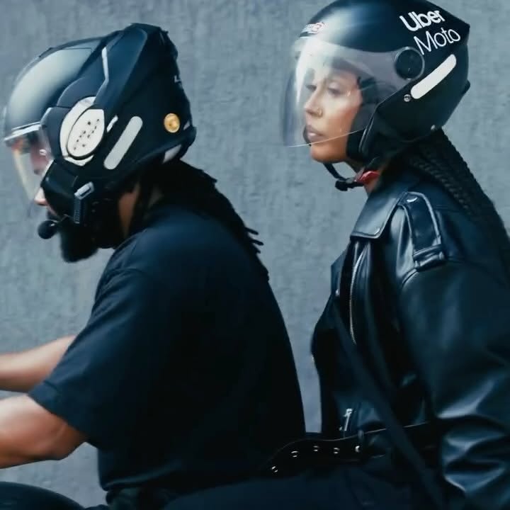 Instagram post by @budah for Uber. Caption reads: Tem dias que a agenda tá tão cheia que só Uber....