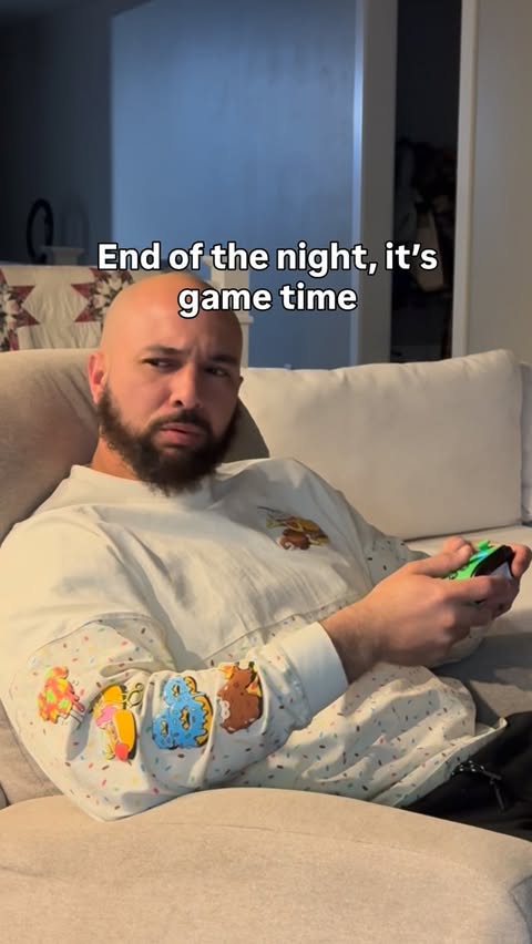 Instagram post by @dopedad_e for Xbox. Caption reads: [...] always got me covered while I’m playing....