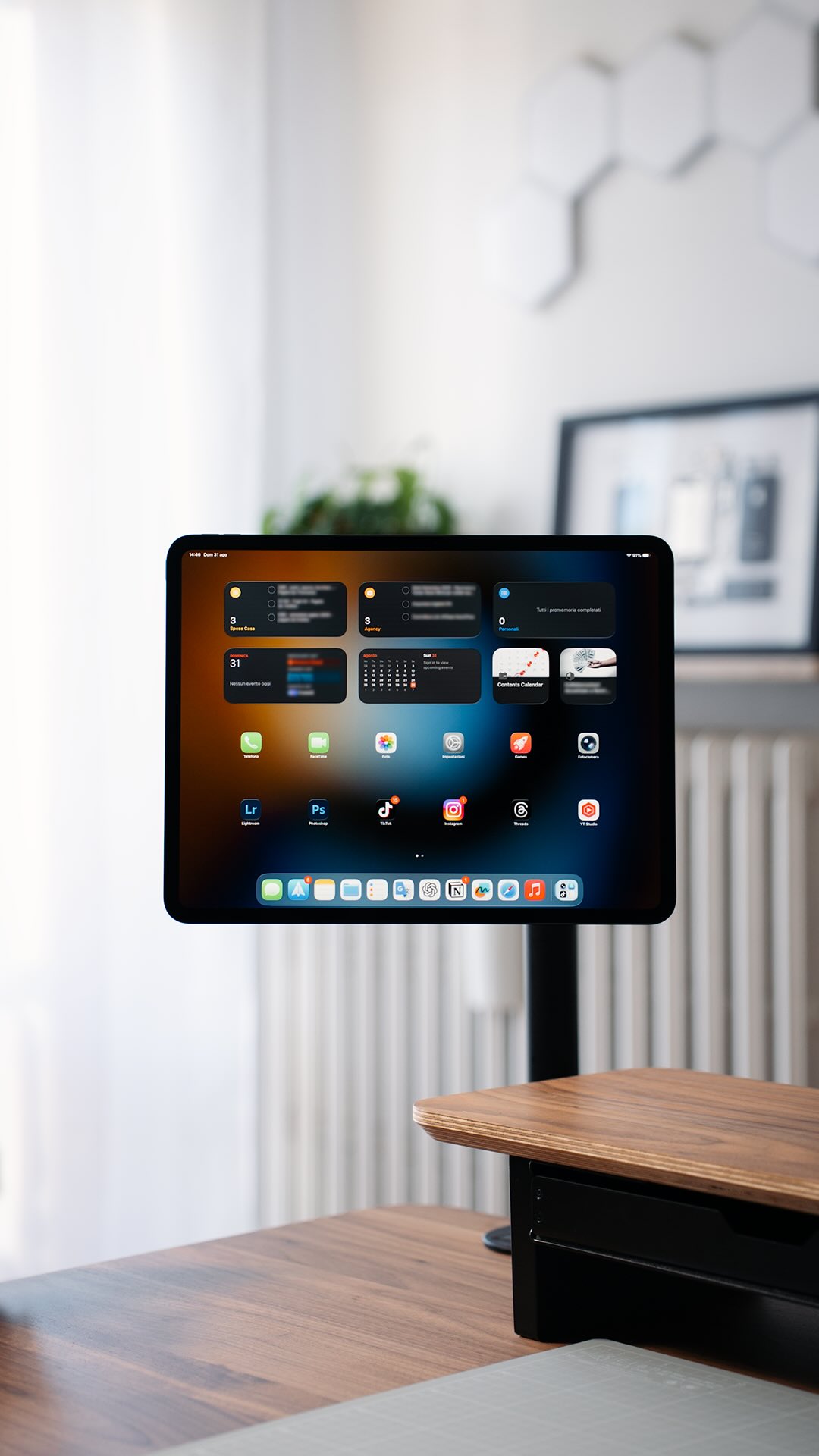 Instagram post by @iandreamosca for KUXIU. Caption reads: VESA mount for all iPad, finally.

Introducing....