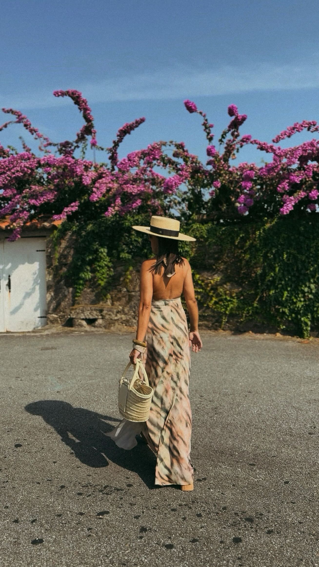 Instagram post by @pasion_por_galicia for Jacquemus. Caption reads: 🌊☀️🌺
#galicia #galícia #galiciacalidade....