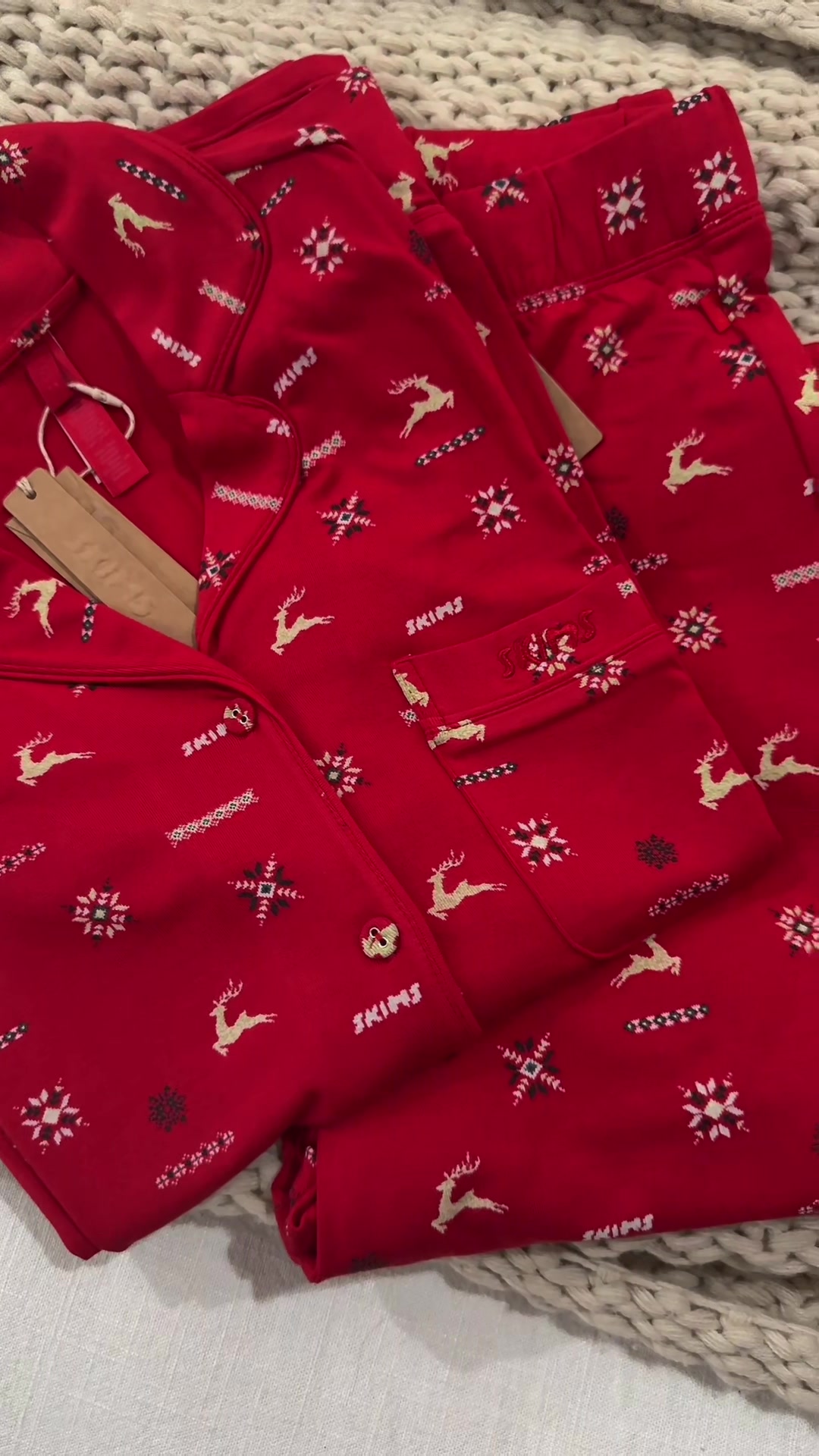 TikTok post by @lilianapadillah for Skims. Caption reads: Skims PR unboxing🎅🏽🎄⛄️ [...].