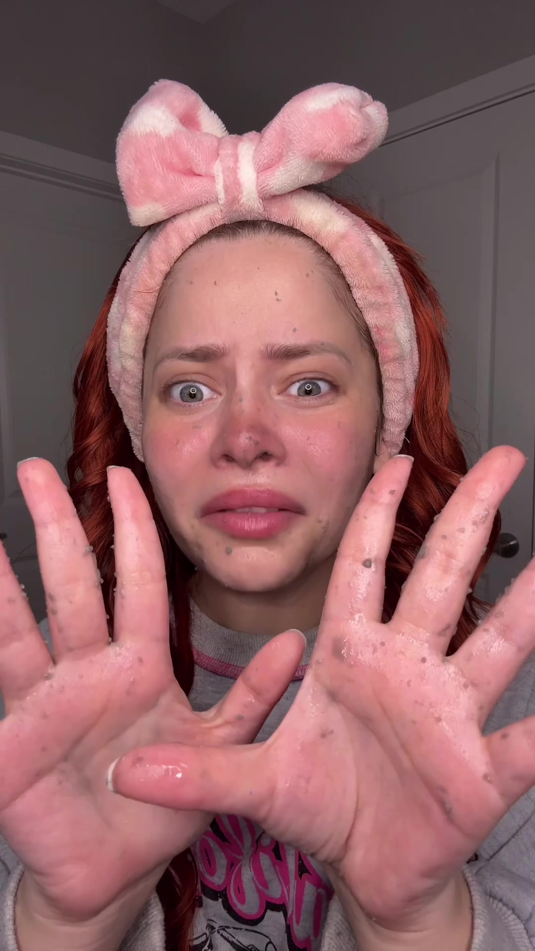 TikTok post by @alydoill for mixsoon. Caption reads: @mixsoon #mixsoon #exfoliation #peelshot #porecare....