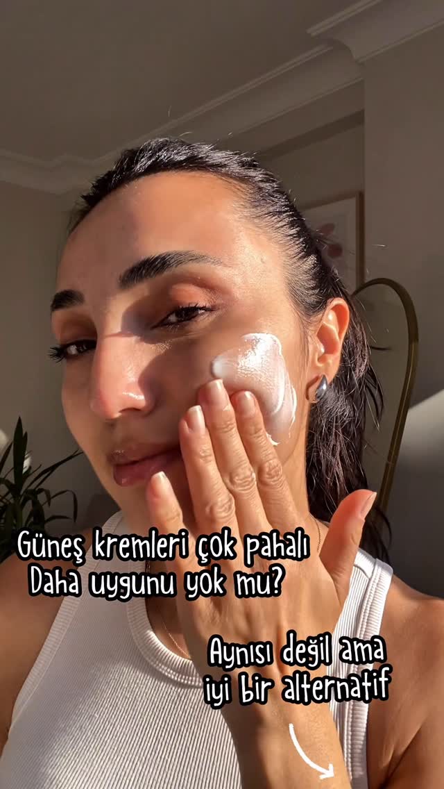Instagram post by @tugbanin_tavsiyeleri for Avène. Caption reads: ⚠️Bioderma’nın fiyatını yanlış yazmışım 999₺....