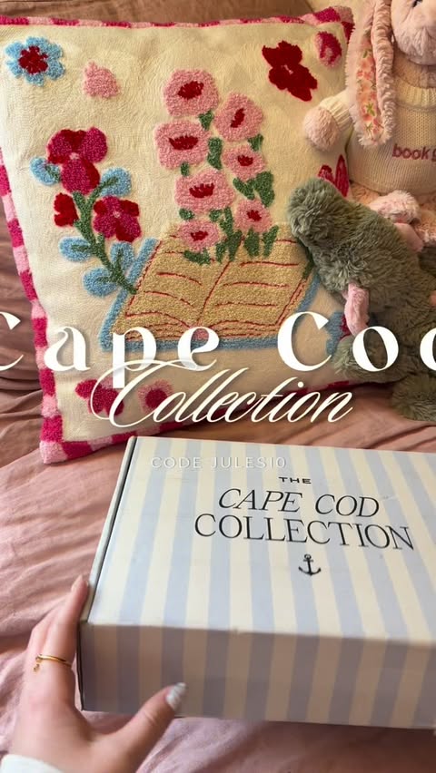 Instagram post by @jules_stacksonstacks for Walli Cases. Caption reads: IN LOVE with these new @wallicases designs! 

Use....