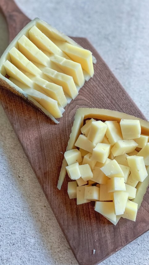 Instagram post by @makefoodlovely for The Feedfeed. Caption reads: SHARE this quick tutorial from @makefoodlovely on....