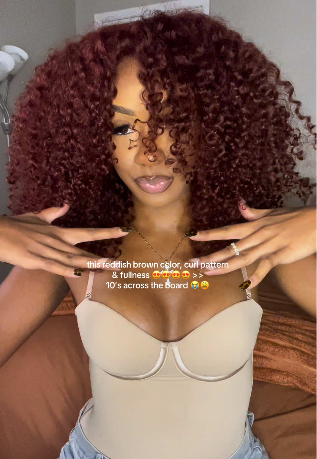 TikTok post by @simonesanderss for Ashimary Hair. Caption reads: [...] & unboxing  @YouTube: Simone Nicole....