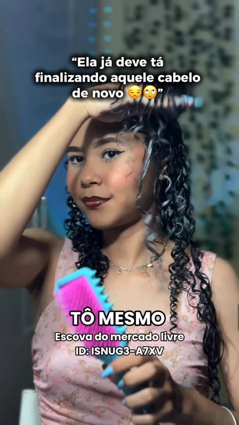 Instagram post by @mariavivilb for Salon Line. Caption reads: Tô messsmooo !! 😂💖
.
.
@salonlinebrasil....