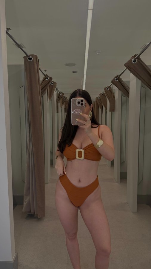 Instagram post by @rafasampaiio for Lojas Renner. Caption reads: Moda praia na Renner! ☀️😎✨🌴❤️🤌🏼
Comenta “eu....