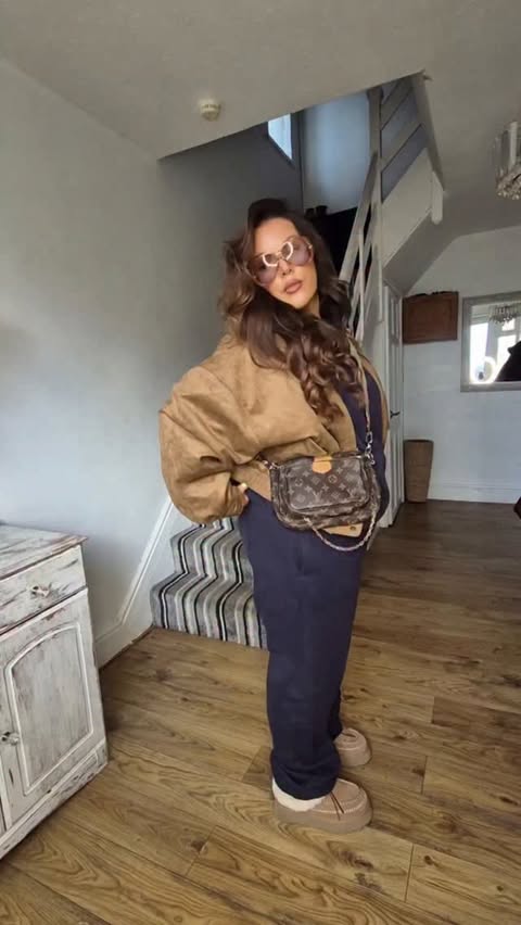 Instagram post by @tammina_khan for PrettyLittleThing. Caption reads: [...] send you the links to your DM 💋....