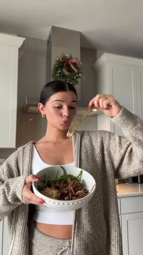 Instagram post by @maceyboyd_ for Oikos. Caption reads: #ad Heres what’s a typical day of eating looks....