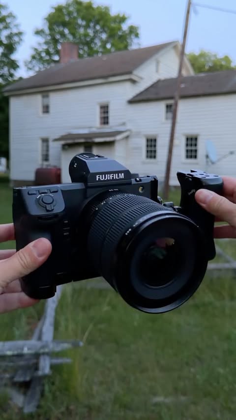 Instagram post by @kylersteele for amaran. Caption reads: Night Photography with @amarancreators Pano 120c....