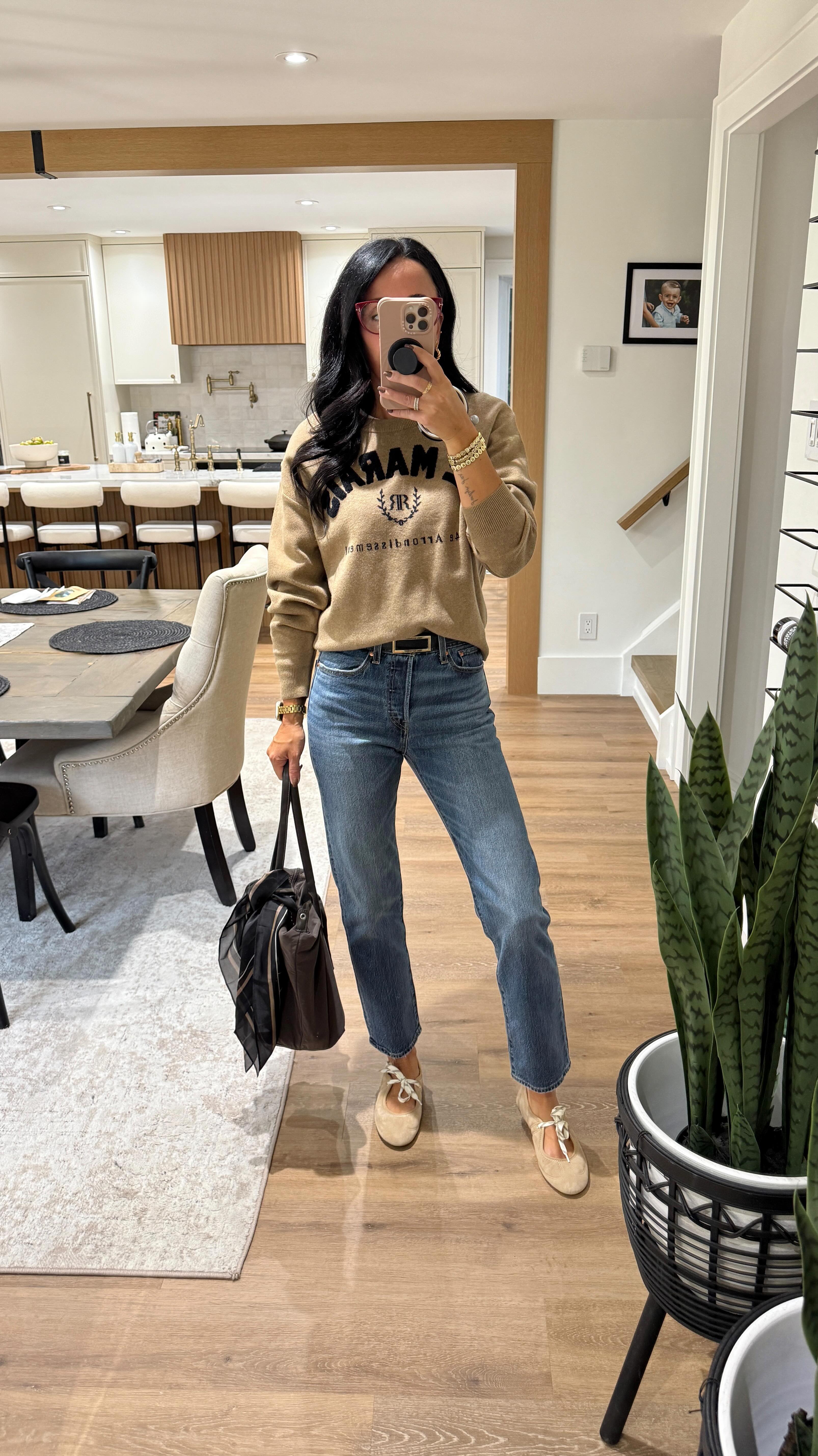 Instagram post by @melissa_janzso_designs for Reitmans. Caption reads: The quality is 10/10 and currently ON SALE! Want....