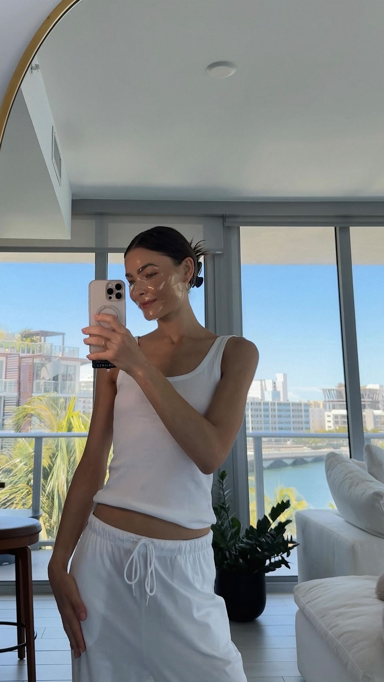 Instagram post by @bambilegit for Mecca Cosmetica. Caption reads: 15 minutes with @meccacosmetica Future Face....