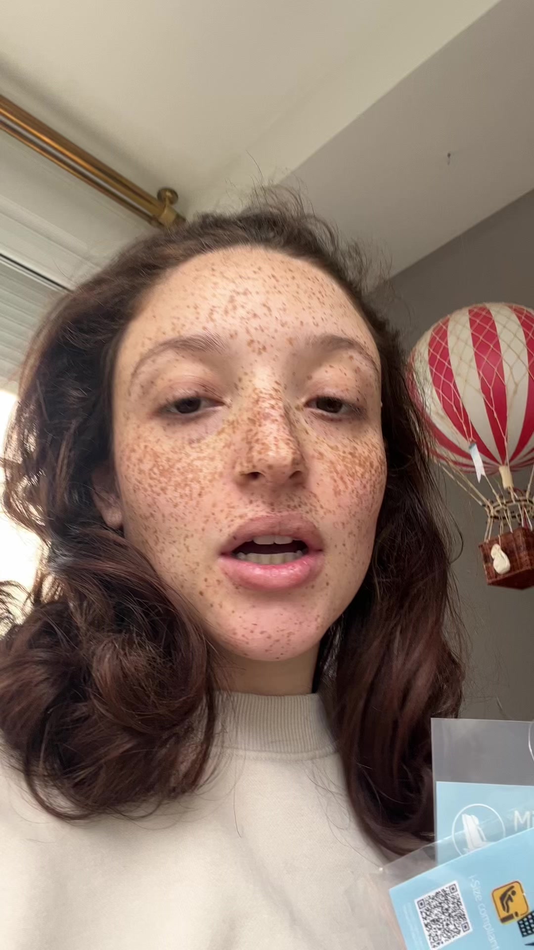 TikTok post by @pseudo2ouf for Maxi-Cosi. Caption reads: Vlog de vloggeuse Qui vlog 🤪  @Maxi-Cosi_EU #vlog....