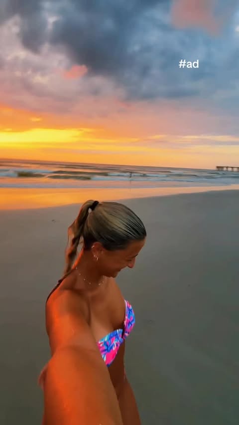 Instagram post by @averykatherinew for Hawaiian Tropic. Caption reads: the perfect spring break glow with @hawaiiantropic....