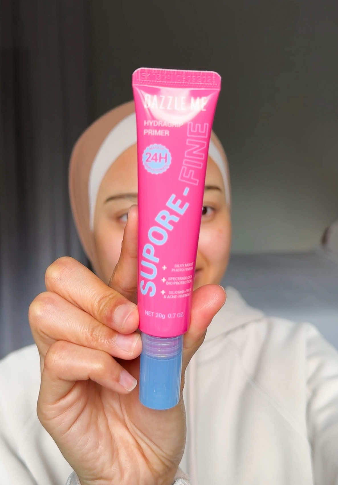 TikTok post by @anis.ridzwan for DAZZLE ME Malaysia. Caption reads: [...] #makeup #makeupprimer @DAZZLE ME MALAYSIA.
