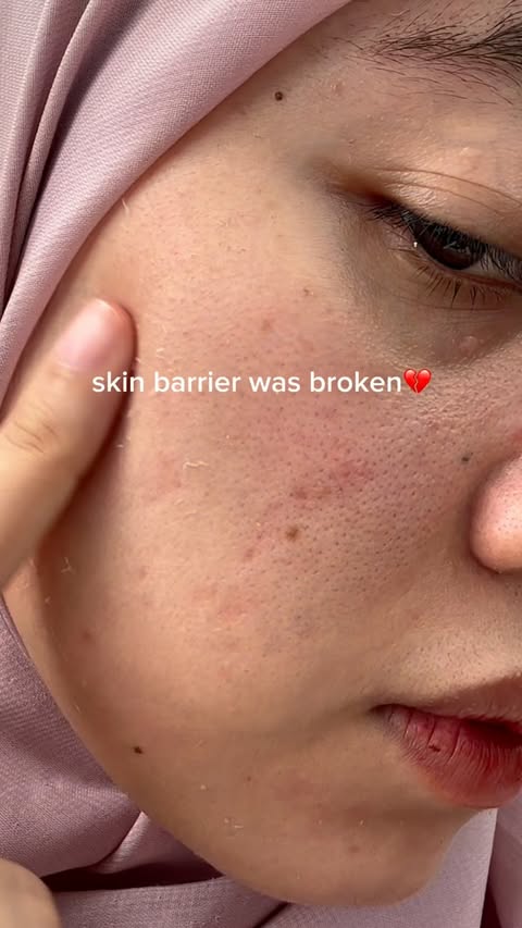 Instagram post by @riaaa.ds for Facerinna. Caption reads: [...] ceramide based skincare, like this facerinna....