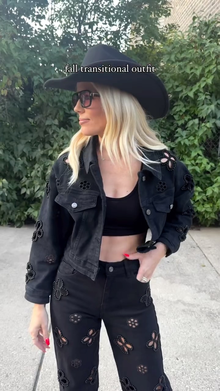 Instagram post by @mdtomblin for The Noli Shop. Caption reads: 🍁Transitional season = solved @thenolishop did it....