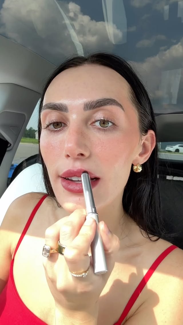 Instagram post by @ericanic0le for Clinique. Caption reads: [...] for acne prone skin! Loving the new....