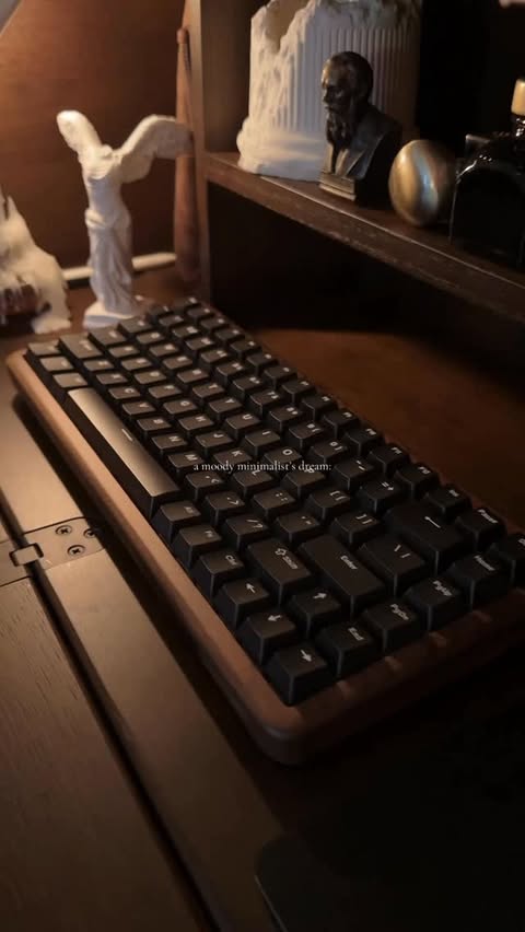 Instagram post by @jasminescozydiary for Womier Keyboard. Caption reads: say hello to my new gaming keyboard! thanks to....