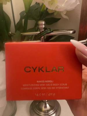 TikTok post by @yatta750 for Cyklar. Caption reads: @CYKLAR #bodyscrub #cyklar #showertok [...].
