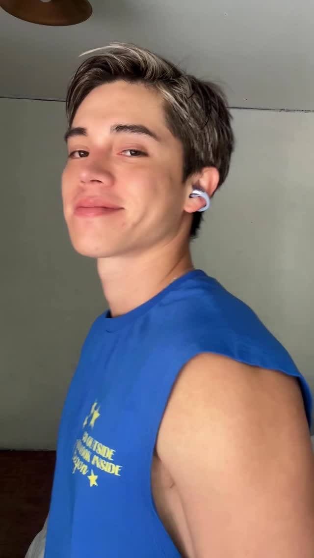 Instagram post by @jaimeramz_ for SOUNDPEATS. Caption reads: @soundpeats.latam 🎶🎶.