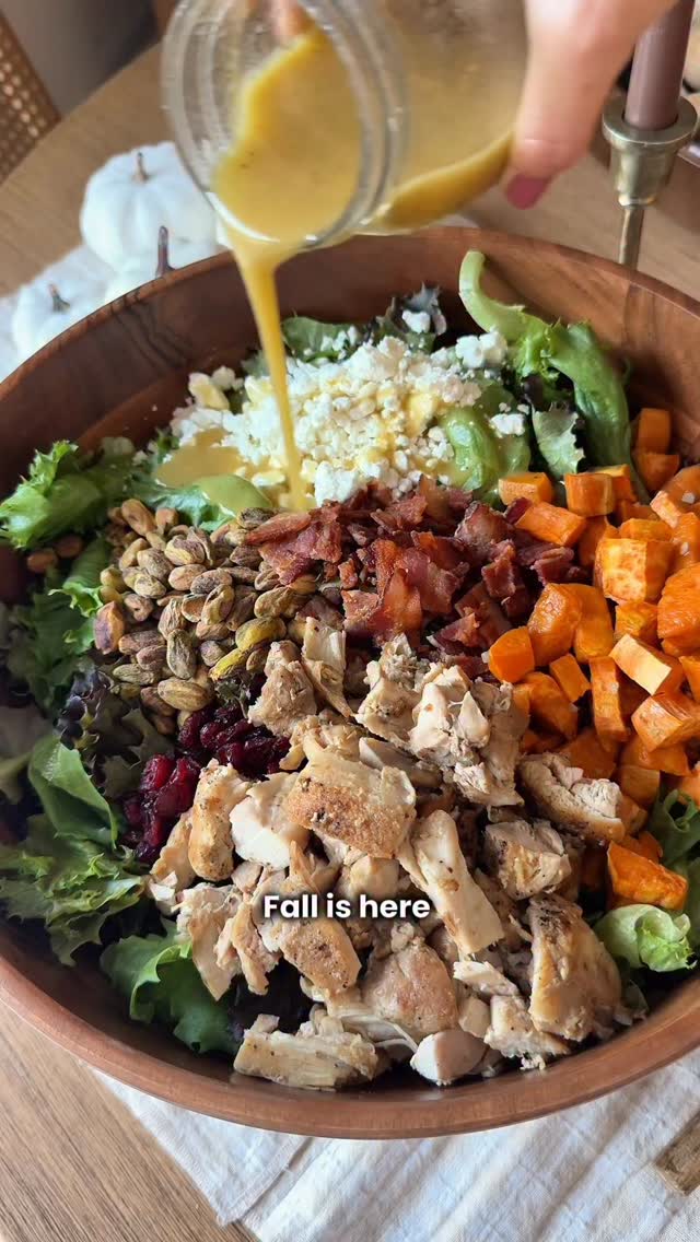 Instagram post by @staybycorisamuel for Food Lion. Caption reads: 🍂the perfect fall salad🍂

Ingredients✨
🤎lettuce....