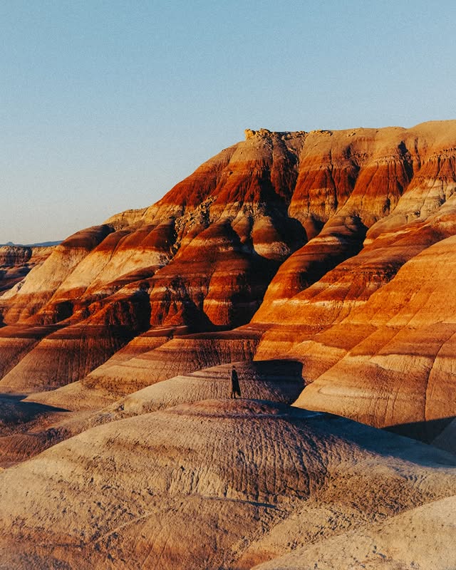 Instagram post by @pete_ell for Visit The USA. Caption reads: [...] the unknown. #ad #AmericaTheBeautiful....