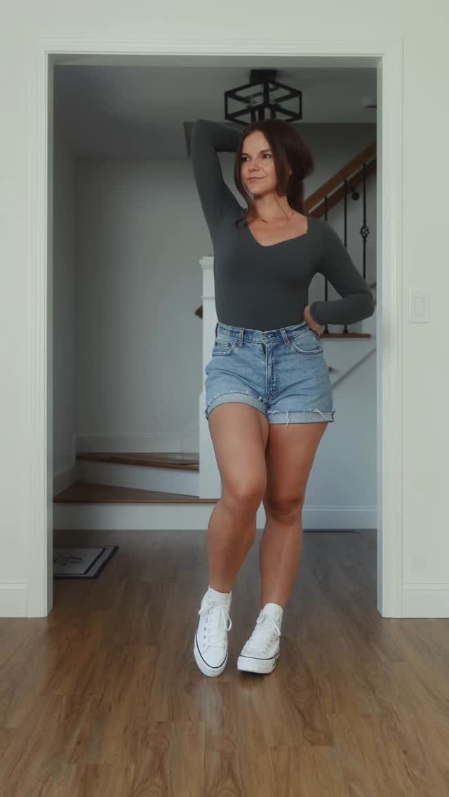 Instagram post by @dearannya for Reoria. Caption reads: Shop this look! 🔗 in bio LTK 💕

#Fashionreview....