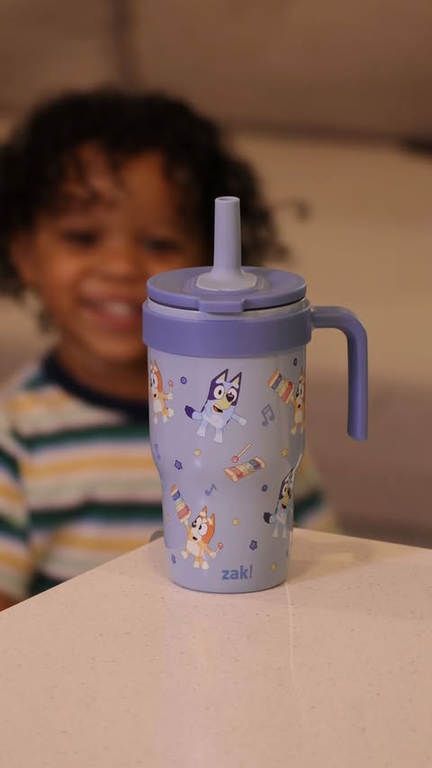 Instagram post by @dariusthebarber for Zak. Caption reads: [...] water is a must. This cup makes it....