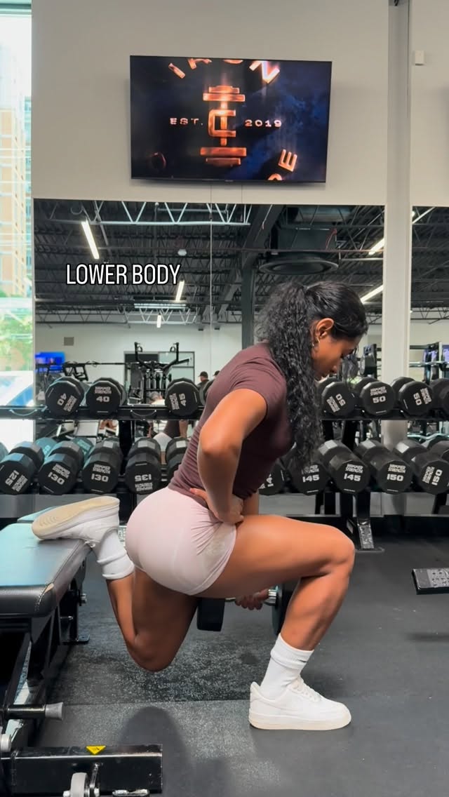 Instagram post by @_isabellamira for Darc Sport. Caption reads: Lower body work!!🔥🔥

Workout: 

Squats: 4x4 (use....