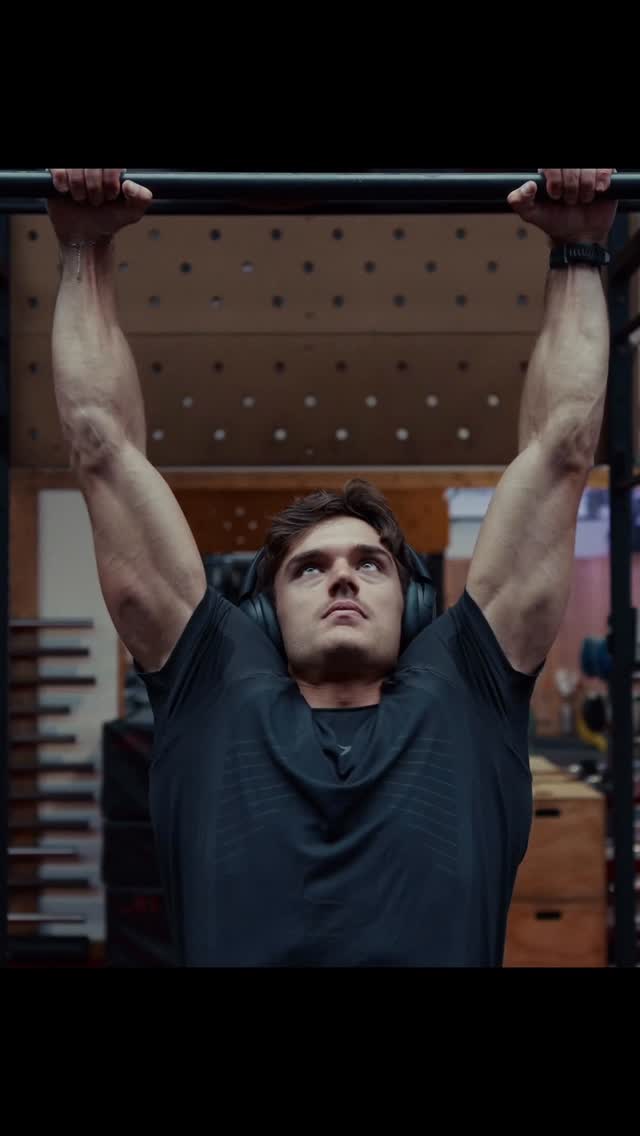 Instagram post by @iamdaanschel for Vitakruid. Caption reads: 🤝🏼🫡

ad keys for the next couple fall-winter....