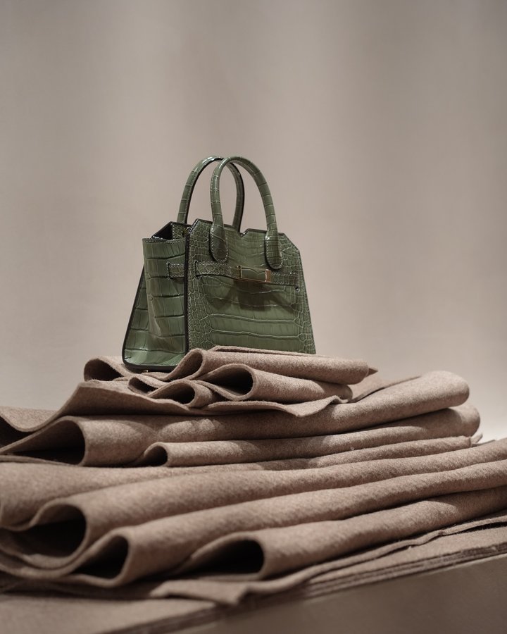 Instagram post by @ginta for Valextra. Caption reads: | Eyecandy @valextra Italian craftsmanship at its....