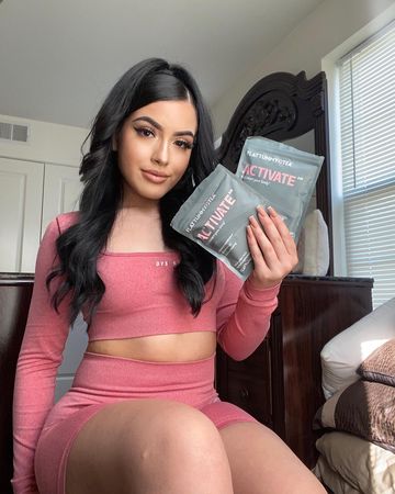 Instagram post by @official.anaisha for Flat Tummy Tea. Caption reads: #ad Ok girls, @flattummytea is on Amazon 🤯 Now I....