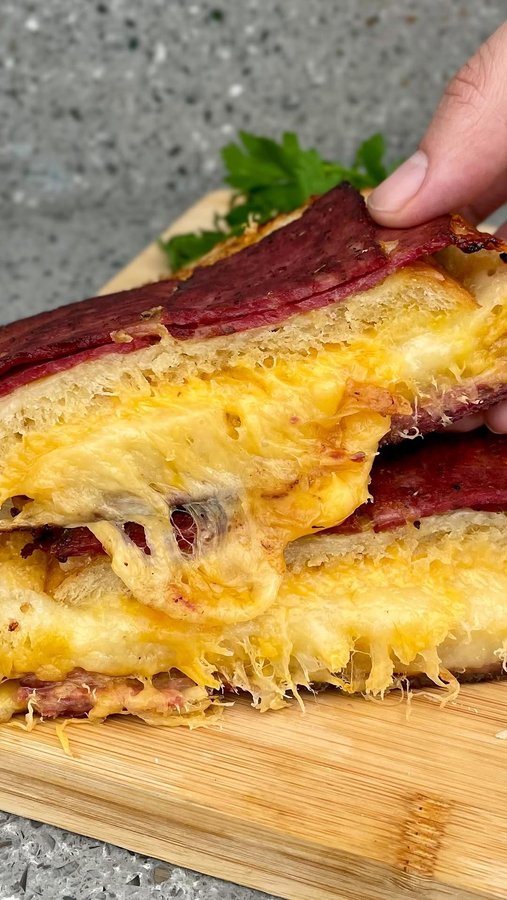 Instagram post by @cinfullyfoodie for Godshall's. Caption reads: Are you looking to level up your grilled cheese?!....