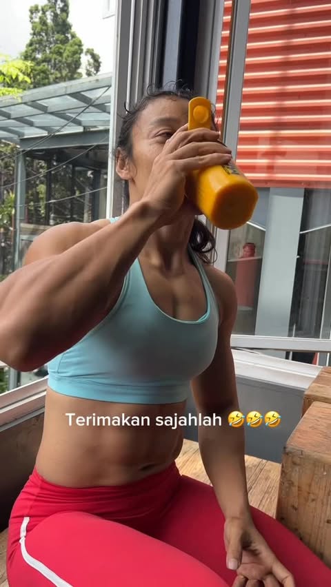 Instagram post by @alfian_deltoidz for Scitec Nutrition. Caption reads: Seng penting yakin whey nya pilih ini....