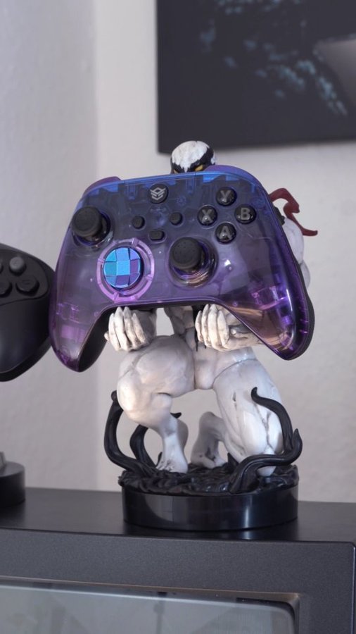 Instagram post by @retrogamingtommy for HexGaming. Caption reads: I really love my new Hexgaming Xbox Controller 😍....