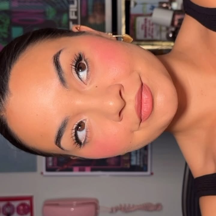 Instagram post by @nats_tutorials for Smashbox Venice. Caption reads: Turkish delight makeup with a flawless base....