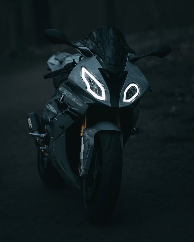 Instagram post by @mysquad_rr for Monster Fairings. Caption reads: [...] 🤝 @officialmonsterfairings 🤝....