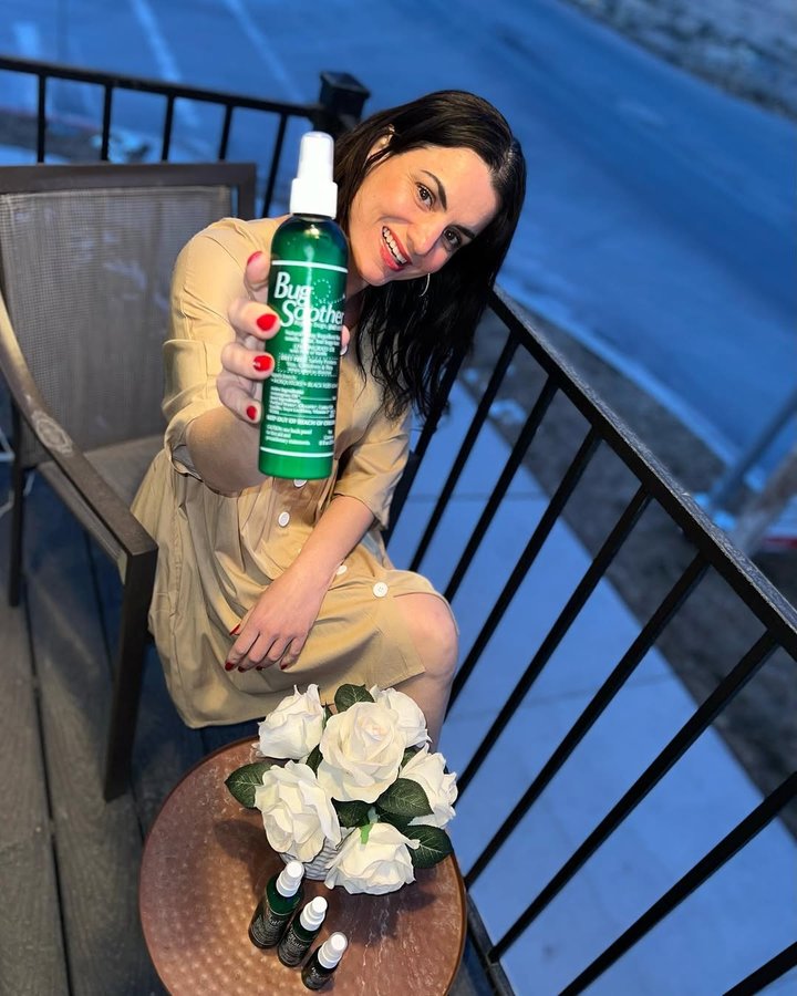 Instagram post by @robertavibes for Eco Lips. Caption reads: [...] and I can live with a good repellent as....