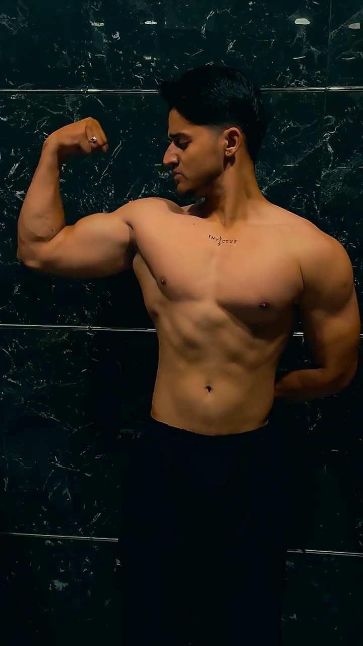 Instagram post by @lovishthakur___ for Himalayan Organics. Caption reads: This organice, plant-based power is easy on the....